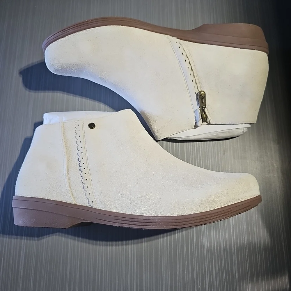 Spenco Manor Revitalign‎ Orthotic Cream Suede Ankle Boot Women's 12B New In Box